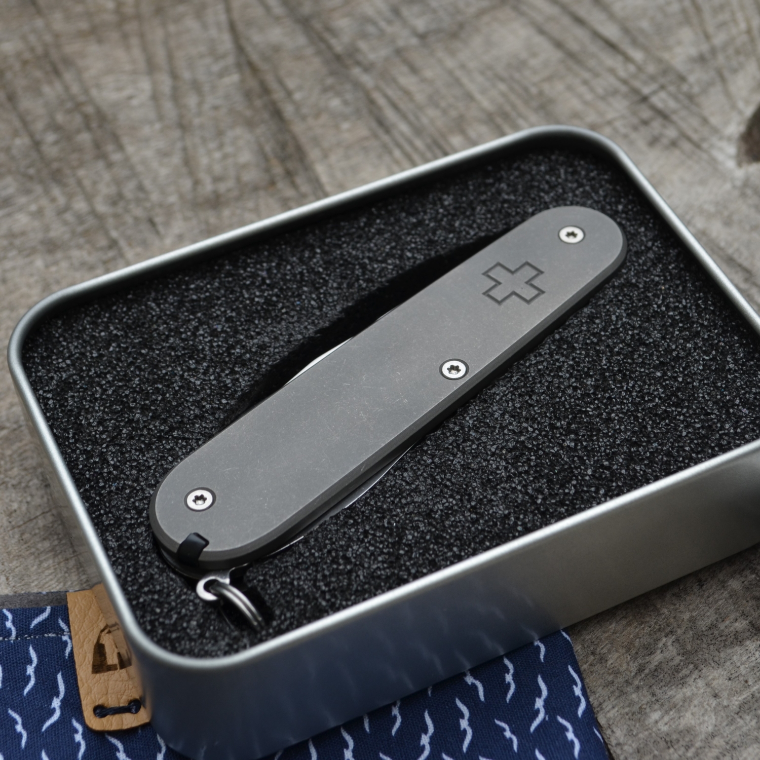 TITAN - oldcross glatt dark wash geschraubt - oc - fertigmontiertes Taschenmesser - Titan Grade 5  (Ti 6AI 4V) - 91mm